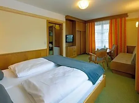 Kurpark Hotel 3*