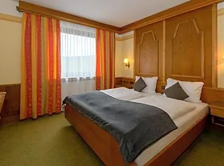Kurpark 3*
